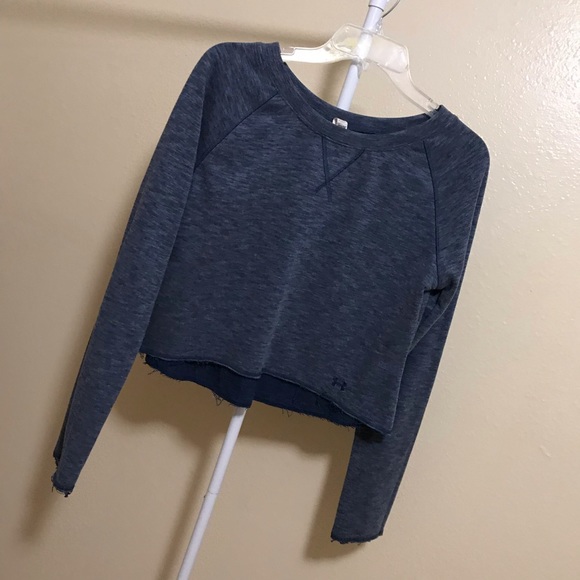 Under Armour Tops - Women’s Under Armour Cropped Crewneck!